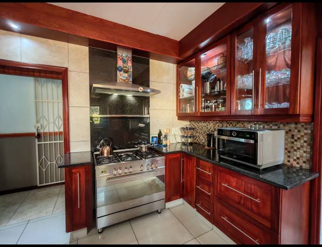 4 BEDROOM HOUSE FOR SALE IN THREE RIVERS EAST